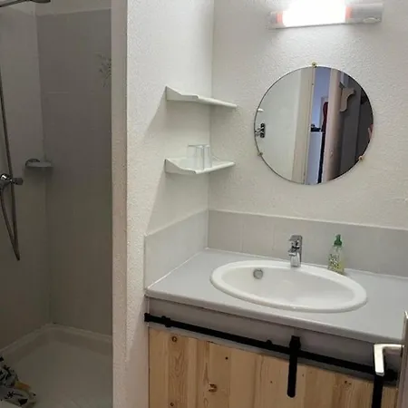 T2 - Proche Plage, Commerces Et Piscine Securisee - Fr-1-749-35 Apartment *
