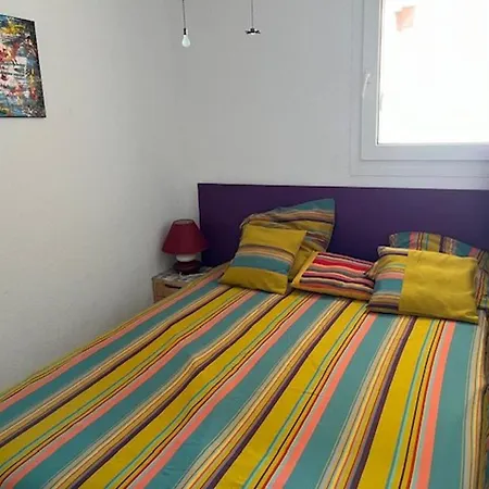 T2 - Proche Plage, Commerces Et Piscine Securisee - Fr-1-749-35 *